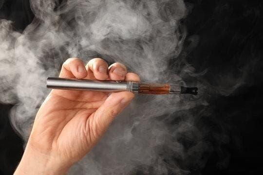 Why đá gà trực tiếp bình luận Is Going Viral and What e cigarette battery explosion Incidents Reveal About Live Stream Safety