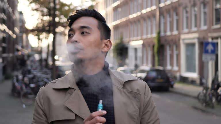 Insider tips for E cigi bolt users and how to fly with e cigarettes across borders safely