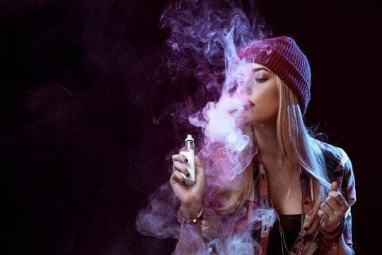 E-Zigarette expert review breaking down e-cigarette ingredients, health impacts and smarter vaping tips