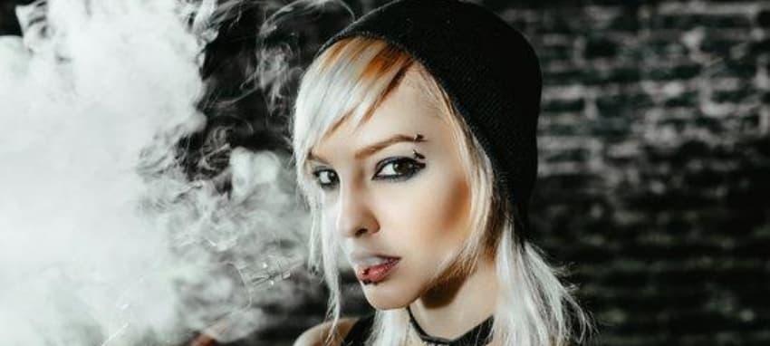Travel Confidently with e-füst and e-füst e-cigarette airport security guide for packing batteries and checkpoints