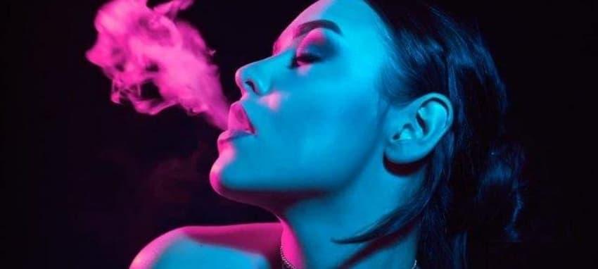 Vape travel tips for flying and legal advice on carrying e cigarettes on airplanes Vape packing checklist and safety rules