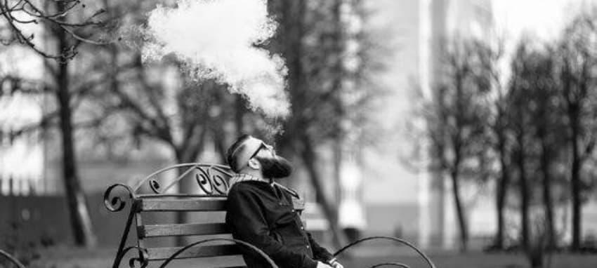E-Sigara Insights and Answers to the question are electronic cigarettes bad - Health Risks, Research and Practical Tips