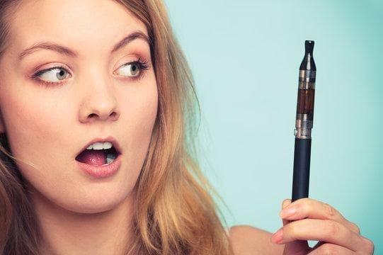 Insider tips for E cigi bolt users and how to fly with e cigarettes across borders safely