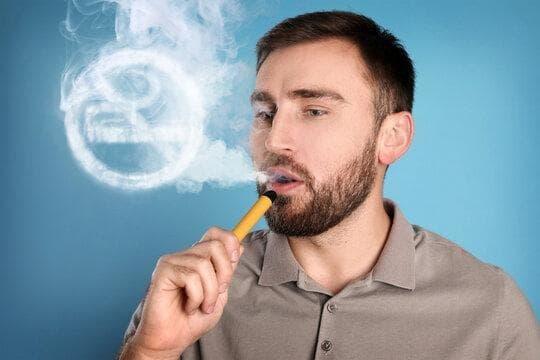 E-Shisha Rechargeable E Cigarette Buying Guide for 2025 Expert Tips on Flavor Battery Life and Safe Charging