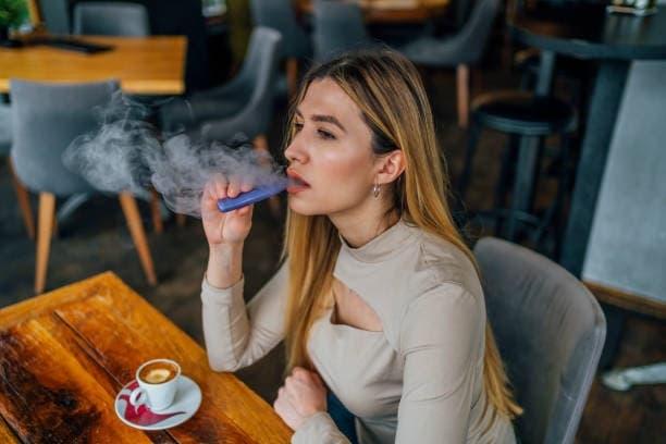 xoilac tv explores lung cancer e cigarette risks, myths and new research findings for concerned users